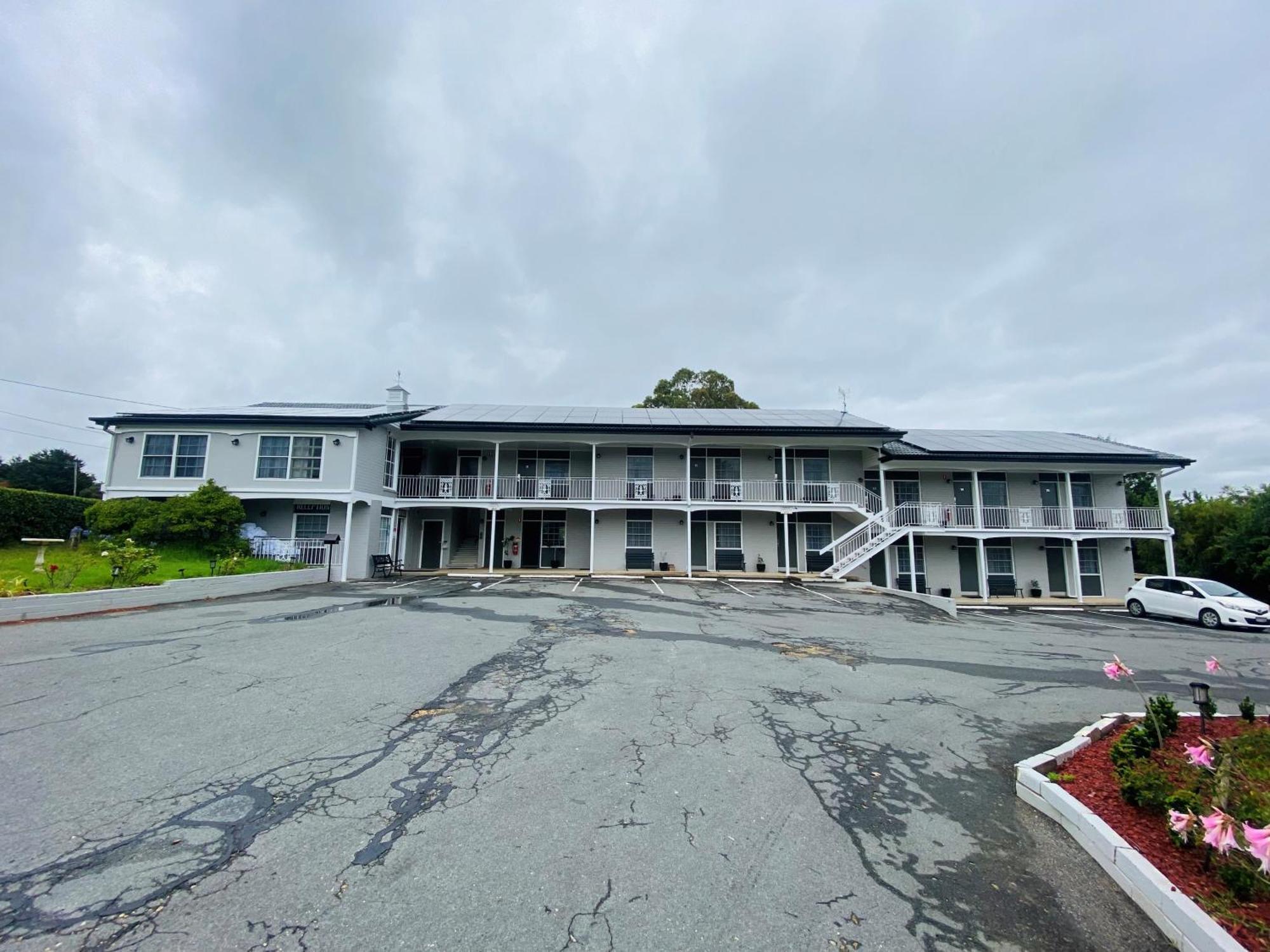Colonial Lodge Motor Inn Yass Exterior foto