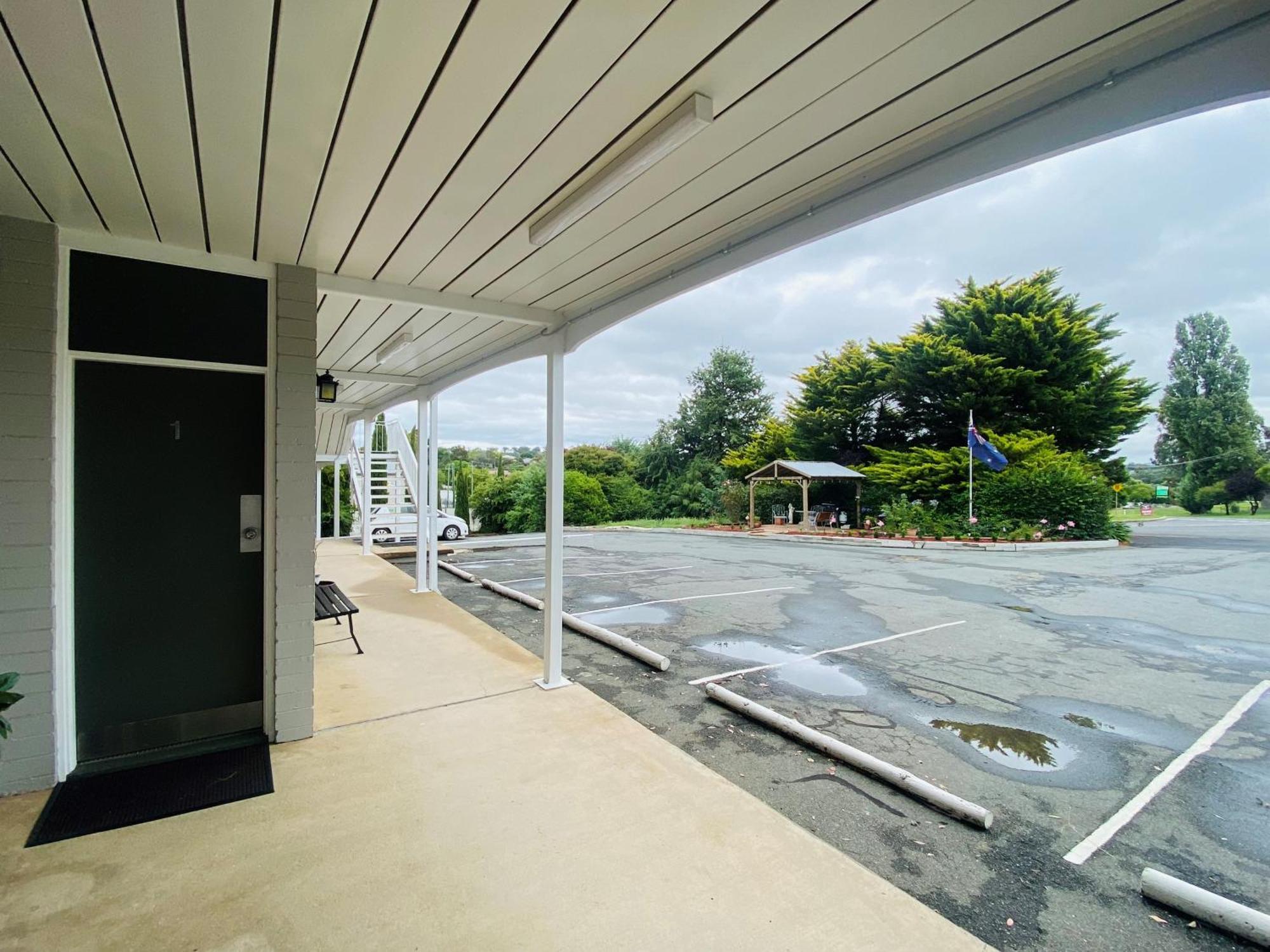 Colonial Lodge Motor Inn Yass Exterior foto