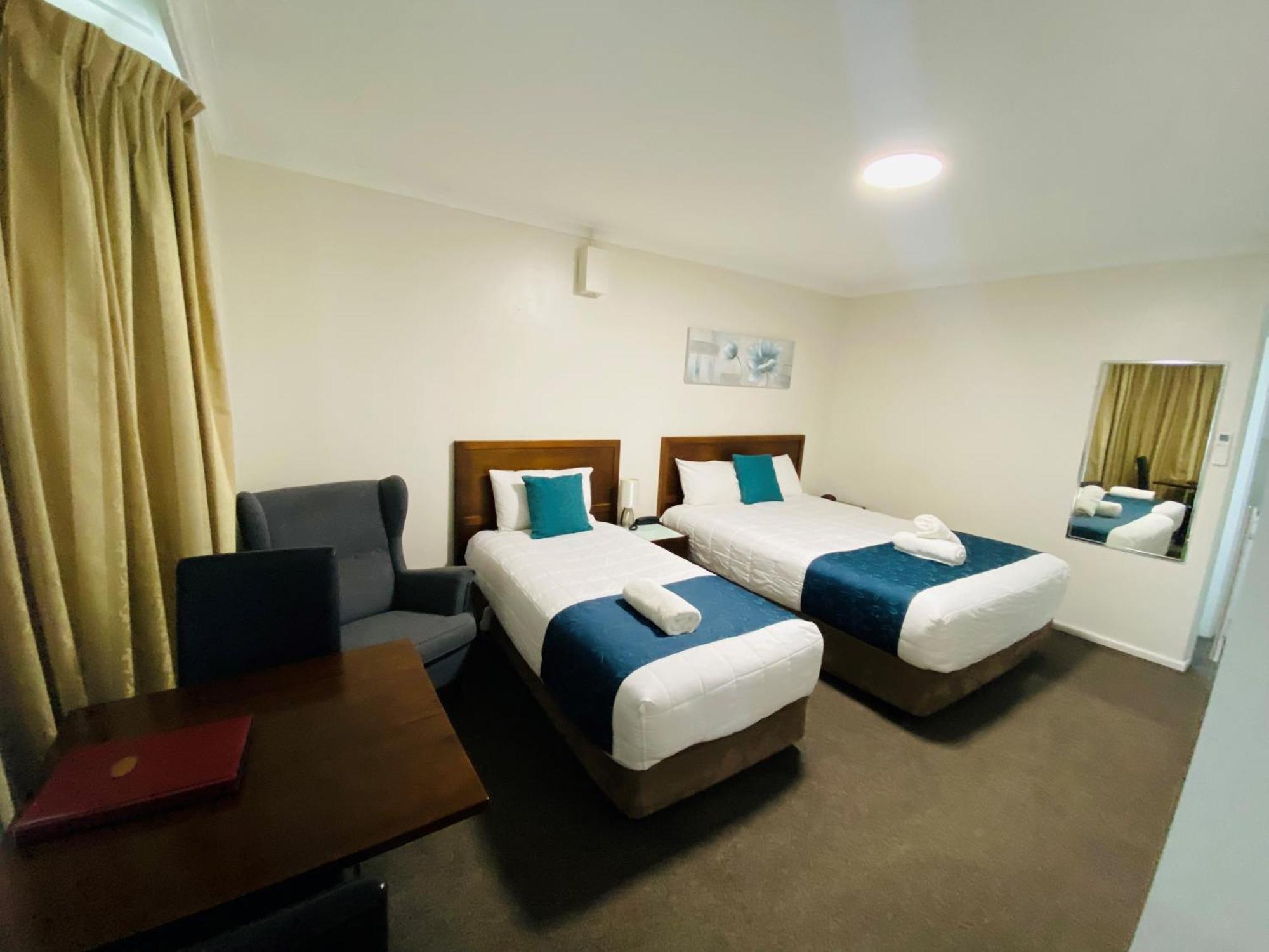 Colonial Lodge Motor Inn Yass Exterior foto
