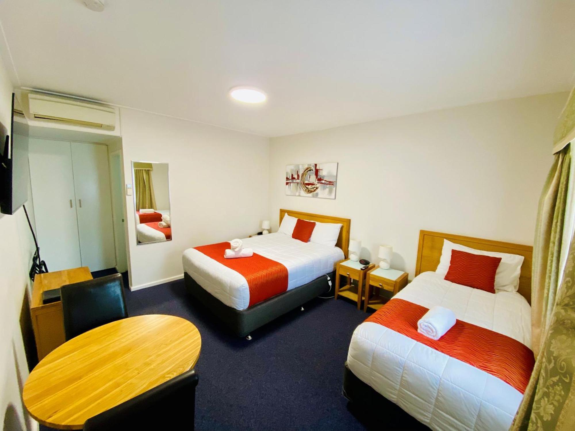 Colonial Lodge Motor Inn Yass Exterior foto