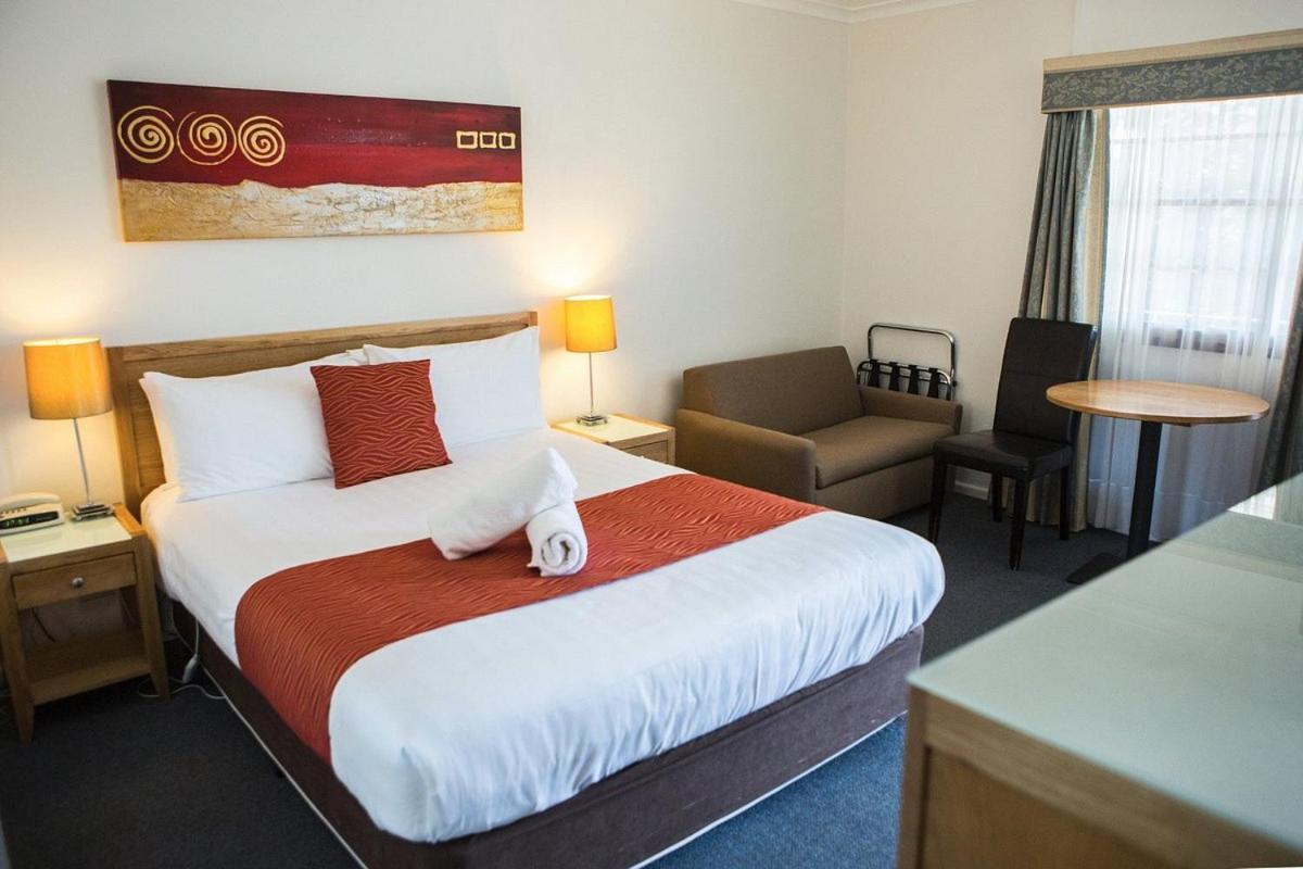 Colonial Lodge Motor Inn Yass Exterior foto