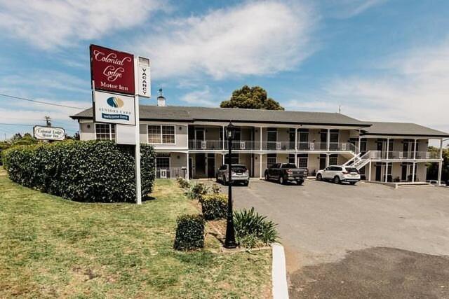 Colonial Lodge Motor Inn Yass Exterior foto