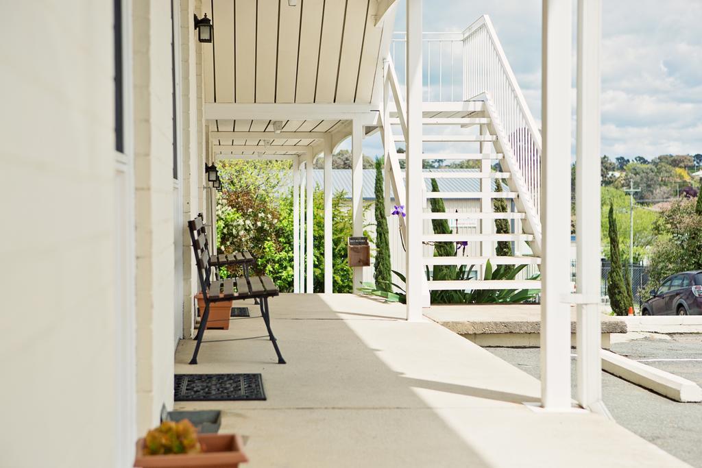 Colonial Lodge Motor Inn Yass Exterior foto